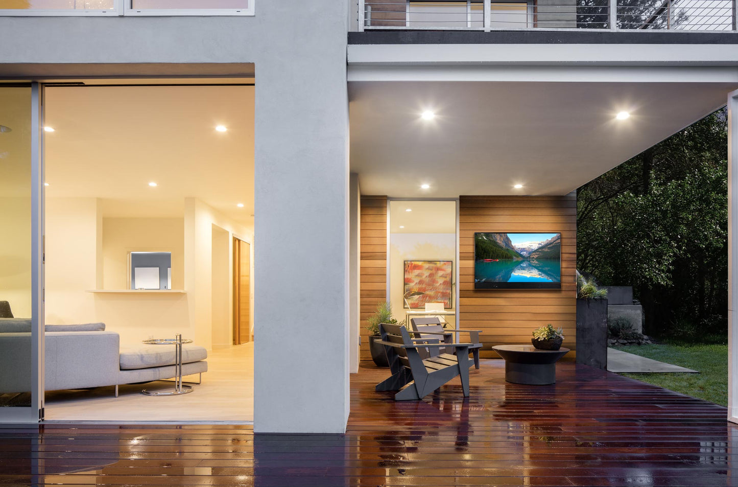 Shade Series 2™ Outdoor TV